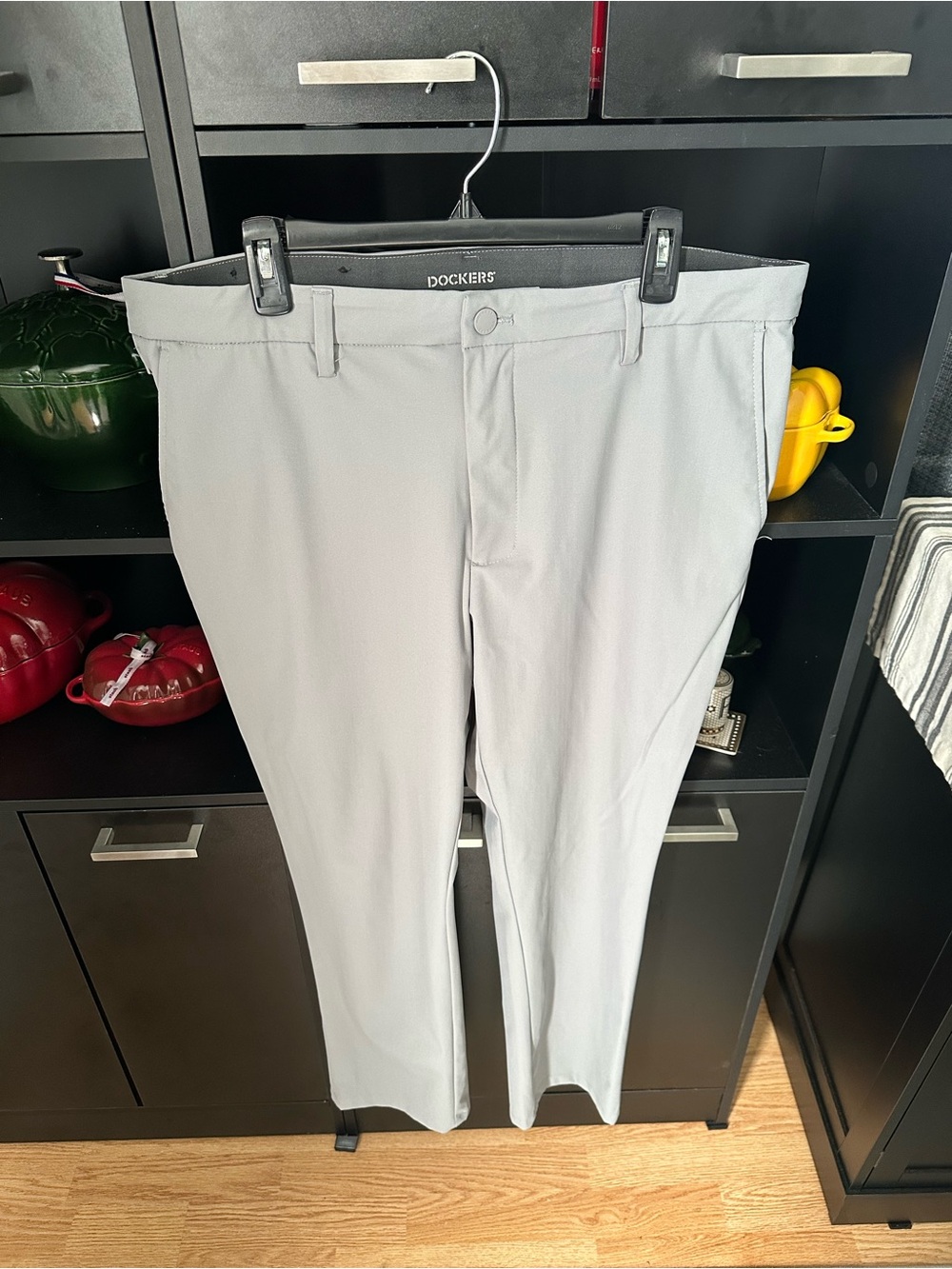 Dockers Men's Light Gray Chino Pants